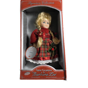 DOLLS OF THE WORLD COLLECTION PETITE PORCELAIN BY BARBARA LEE WEATHERED Box 2475